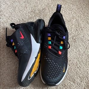 Nike Air Max 270 boys’ grade school